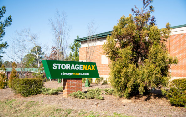 StorageMax sign
